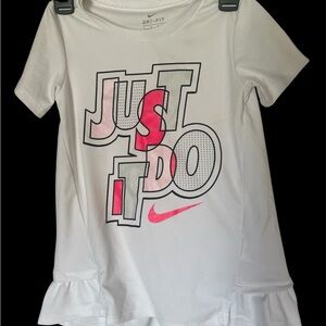 Nike Kids White and Pink 'Just Do It' Tee Excellent condition size S/P/CH L104